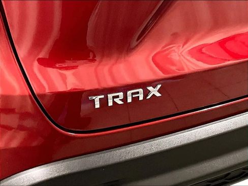 Used 2025 Chevrolet Trax LT w/ LT Convenience Package image 28