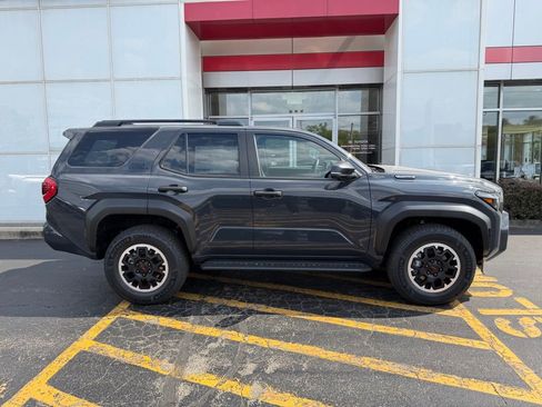 New 2026 Toyota 4Runner TRD Off-Road Premium AWD/4WD image 4