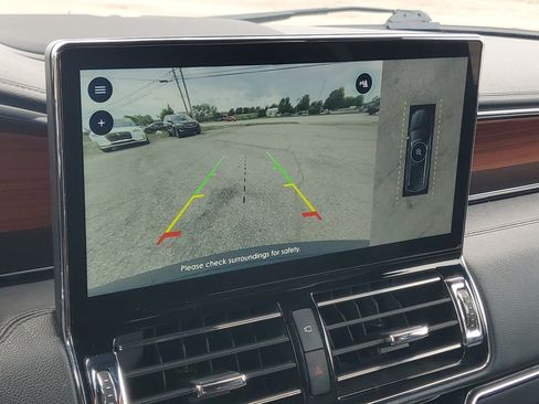 Certified 2024 Lincoln Navigator Reserve AWD/4WD image 17