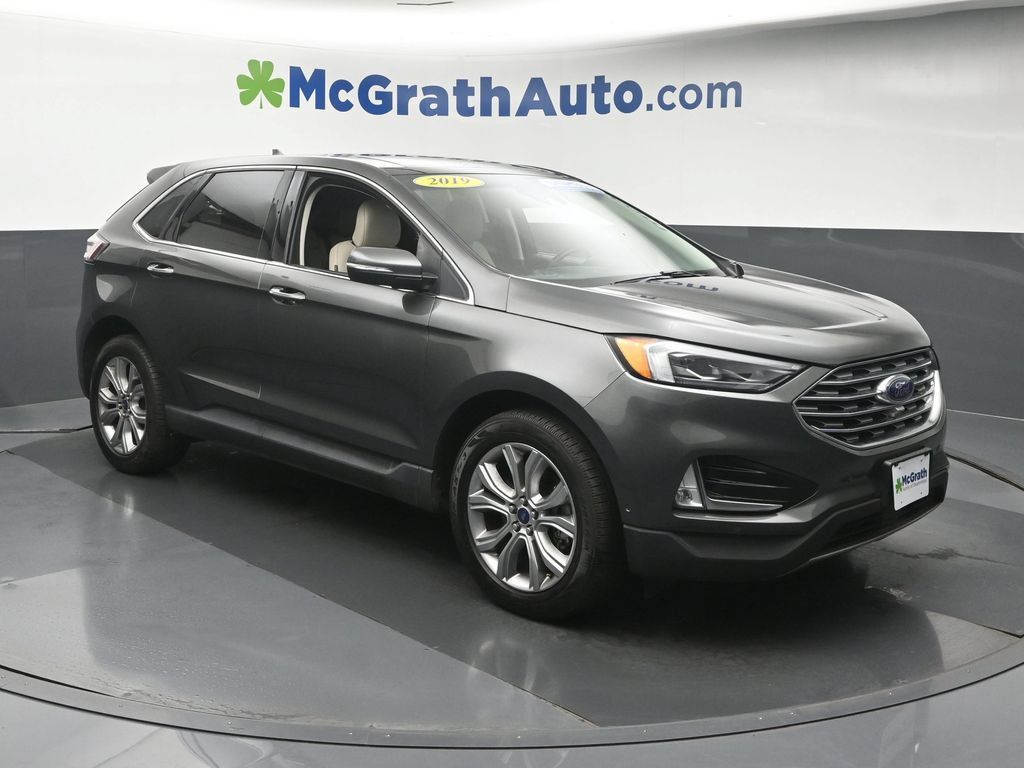 Used 2019 Ford Edge Titanium w/ Equipment Group 301A AWD/4WD image 2