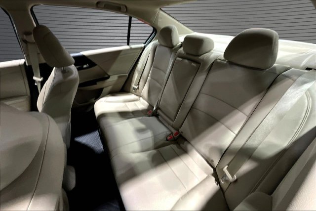 Used 2017 Honda Accord Touring image 21
