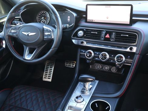 Used 2022 Genesis G70 3.3T image 10