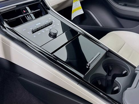 New 2025 Porsche Panamera 4 image 21