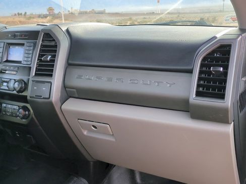 Used 2021 Ford F250 XL w/ Power Equipment Group image 27