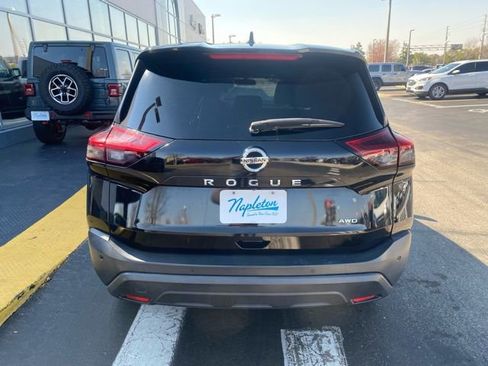 Used 2021 Nissan Rogue S image 8