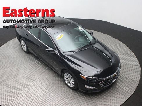 Used 2024 Chevrolet Malibu LT image 3