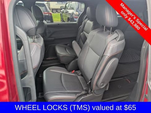Used 2024 Toyota Sienna XSE AWD/4WD image 10