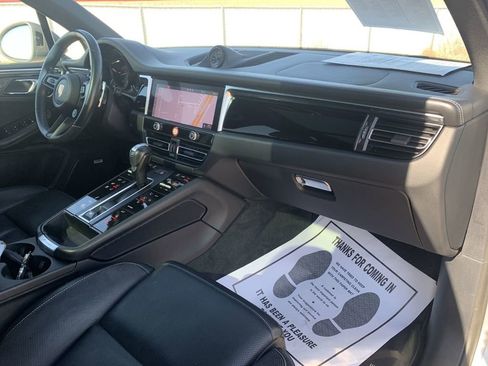 Used 2023 Porsche Macan image 27