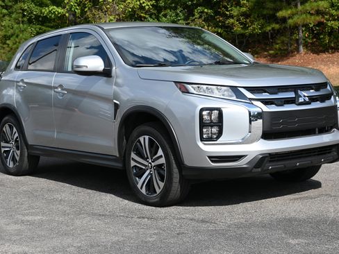 Used 2023 Mitsubishi Outlander Sport SE image 11