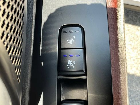 Used 2023 Kia Telluride SX Prestige AWD/4WD image 17