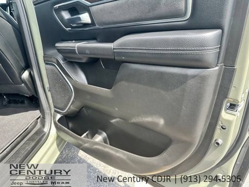 Used 2026 RAM 1500 Laramie AWD/4WD image 24