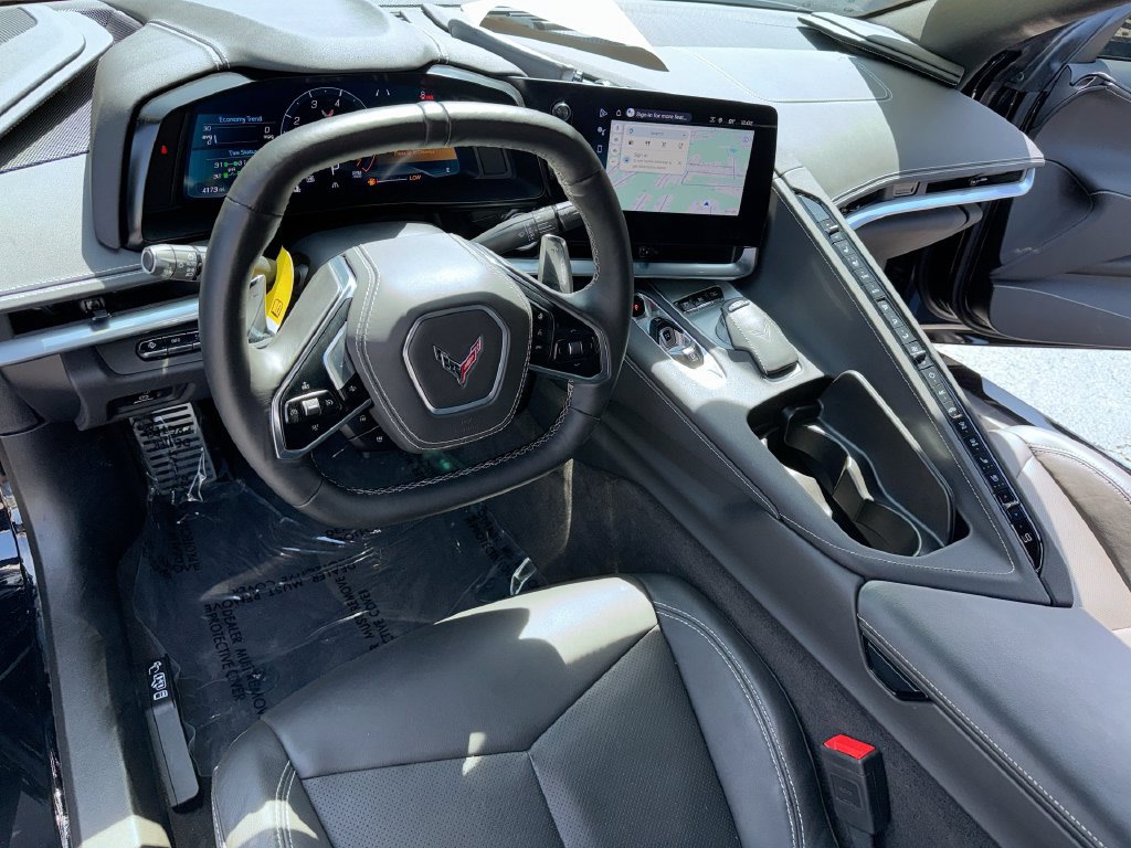 Used 2025 Chevrolet Corvette Stingray Preferred Conv w/ Z51 Performance Package RWD image 31