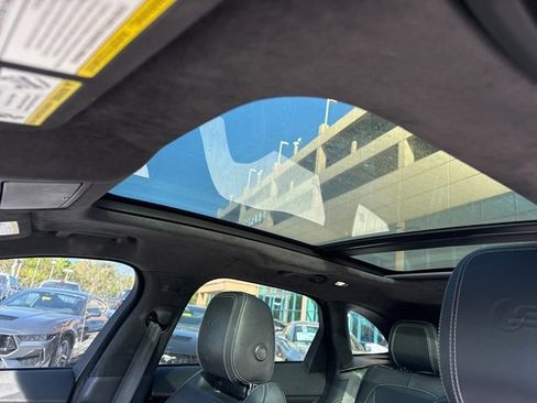 Used 2019 Jaguar F-PACE S image 12