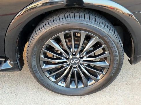 Used 2022 INFINITI QX80 Sensory w/ All-Season Package image 9