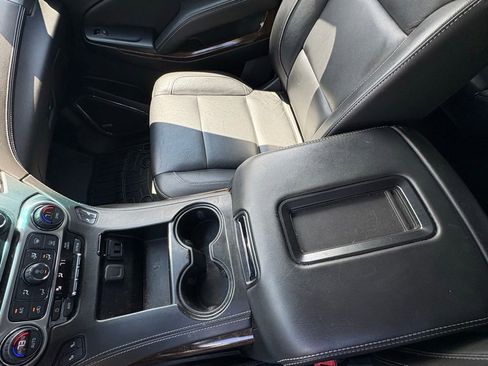 Used 2019 Chevrolet Tahoe LT AWD/4WD image 18