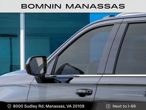 New 2026 Chevrolet Suburban LT image 12