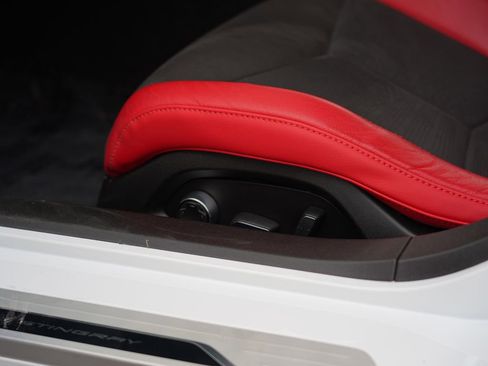 Used 2023 Chevrolet Corvette Stingray Premium Cpe w/ Z51 Performance Package RWD image 19