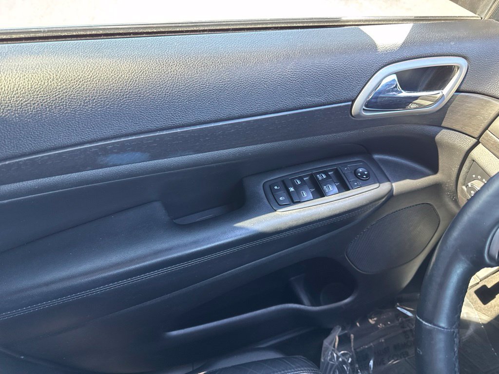 Used 2018 Jeep Grand Cherokee Altitude AWD/4WD image 18