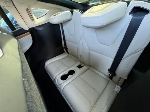 Used 2018 Tesla Model X 75D image 5