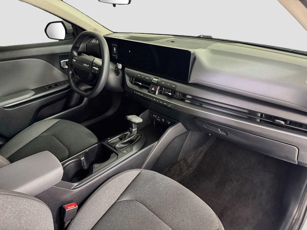 Used 2025 Kia K4 FWD image 28