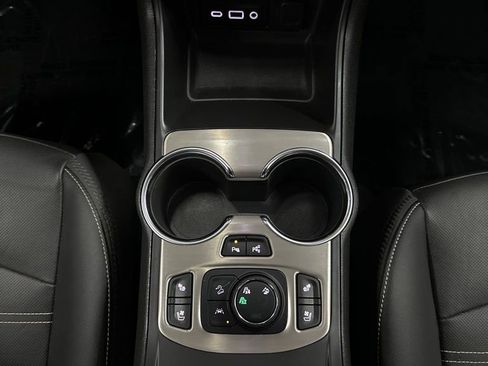 Used 2024 GMC Terrain Denali w/ Denali Premium Package AWD/4WD image 24