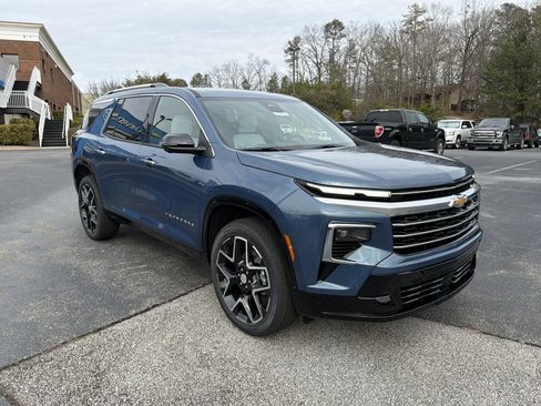 New 2026 Chevrolet Traverse High Country image 3