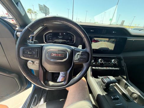 Used 2022 GMC Sierra 1500 AT4 w/ AT4 Preferred Package AWD/4WD image 17