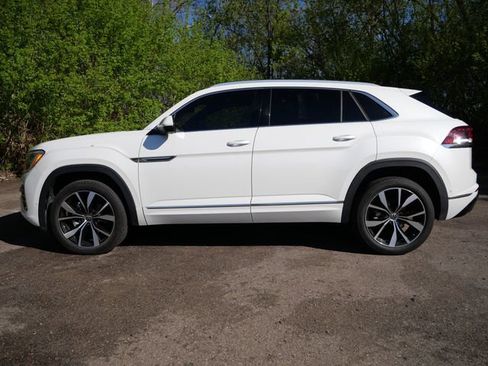 Used 2024 Volkswagen Atlas Cross Sport SEL Premium R-Line AWD/4WD image 4
