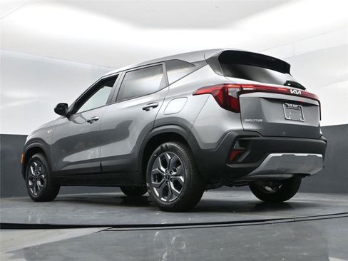 New 2026 Kia Seltos LX image 12