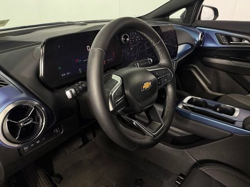 Used 2024 Chevrolet Equinox EV LT FWD image 22