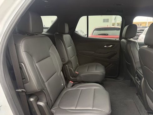 Used 2023 Chevrolet Traverse LT FWD image 30