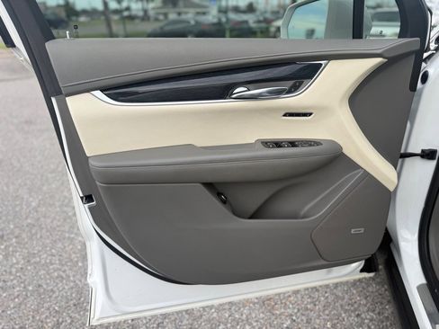 Used 2020 Cadillac XT6 Premium Luxury image 27