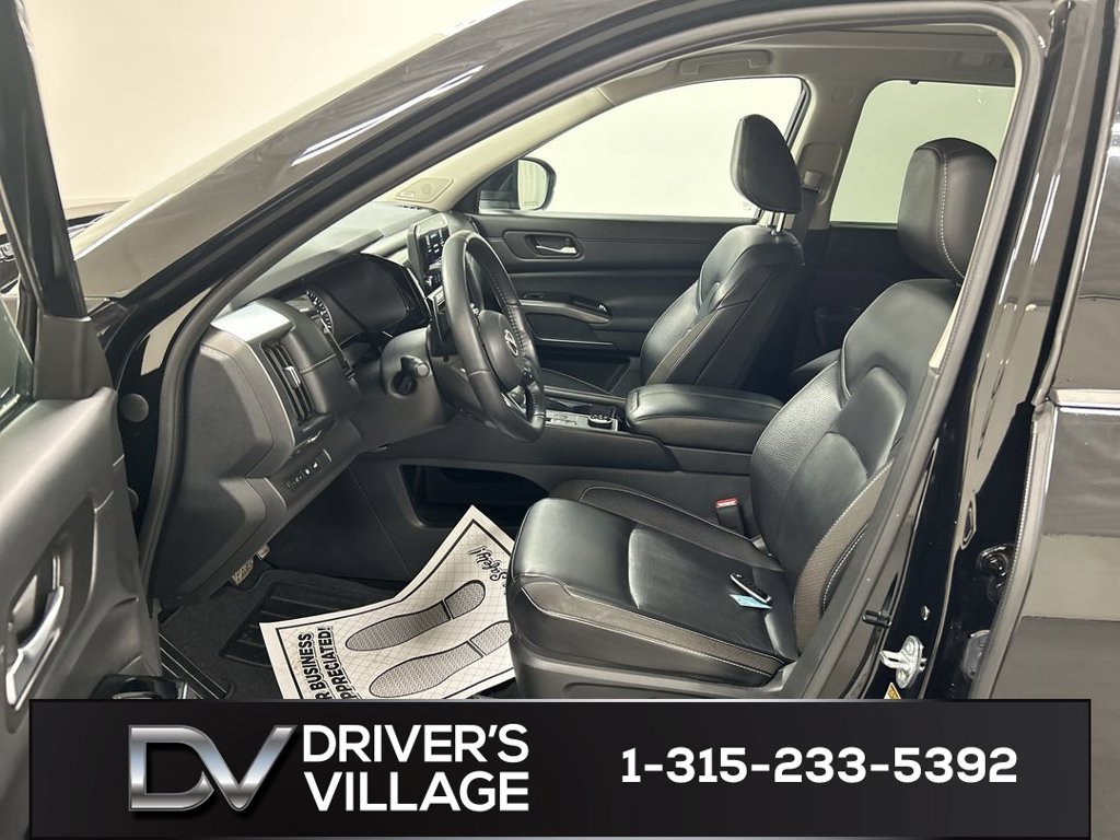 Used 2024 Nissan Pathfinder SL w/ SL Premium Package AWD/4WD image 9