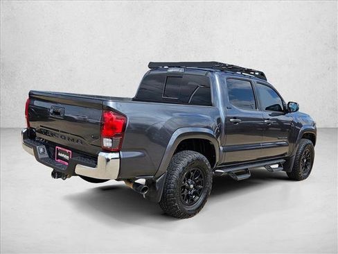 Used 2022 Toyota Tacoma SR5 RWD image 7