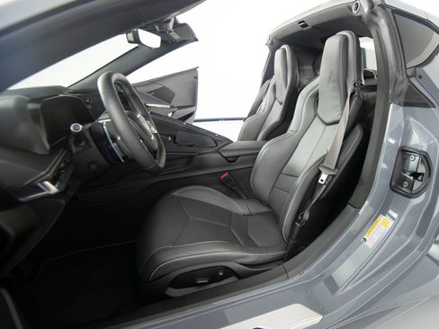 Used 2025 Chevrolet Corvette Stingray Coupe w/ 1LT RWD image 32