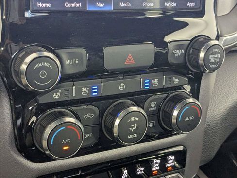 Used 2022 RAM 1500 Laramie AWD/4WD image 21