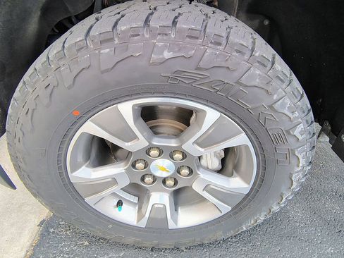 Used 2019 Chevrolet Colorado Z71 image 32