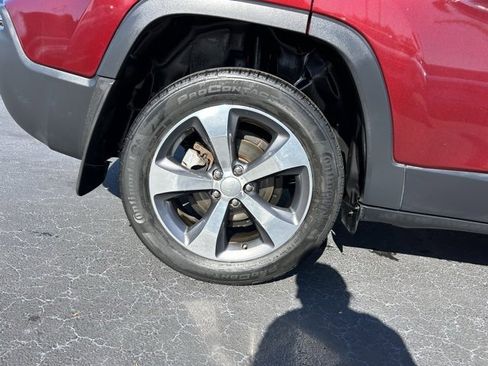 Used 2020 Jeep Cherokee Limited image 7