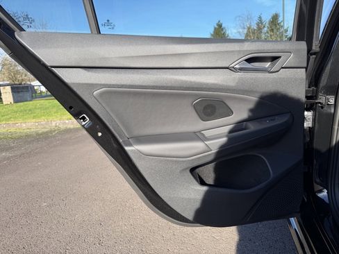 Used 2024 Volkswagen Golf R 2.0T image 29