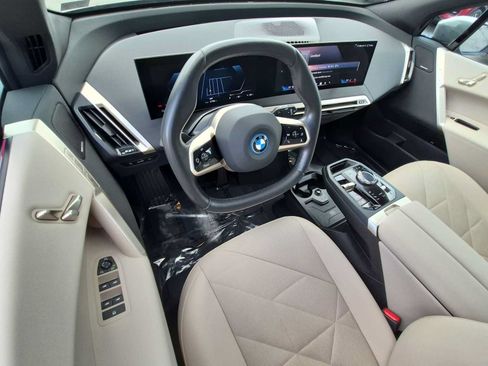 Used 2024 BMW iX xDrive50 w/ Sport Package AWD/4WD image 10