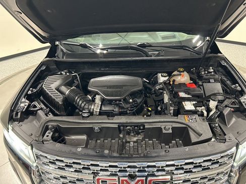 Used 2023 GMC Acadia Denali image 36