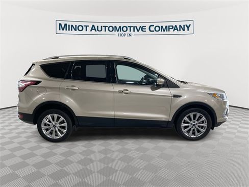 Used 2017 Ford Escape Titanium image 9