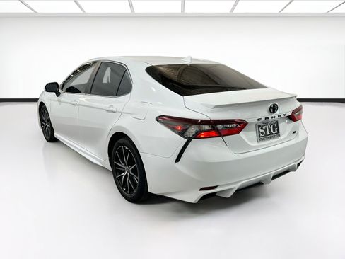 Used 2023 Toyota Camry SE FWD image 6