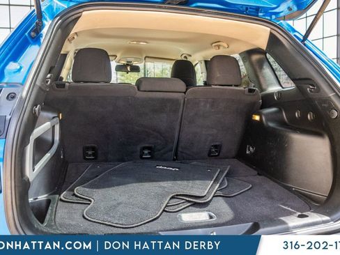 Used 2018 Jeep Cherokee Latitude w/ Altitude Package FWD image 28