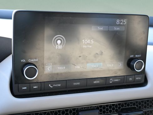 Used 2025 Honda HR-V LX image 22