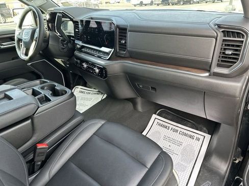 Used 2025 GMC Sierra 1500 SLT image 29