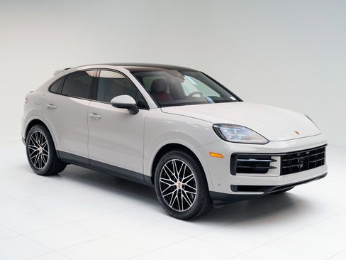 New 2026 Porsche Cayenne Coupe image 7