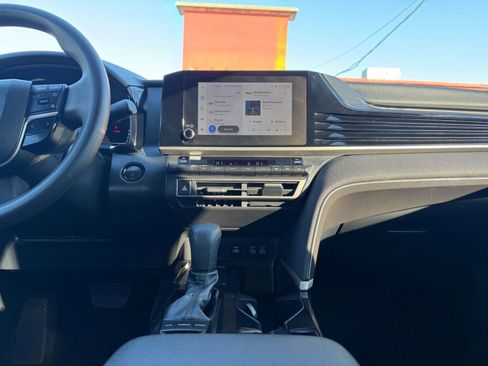 Used 2025 Toyota Camry LE image 18