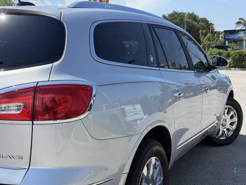 Used 2017 Buick Enclave Leather FWD image 7
