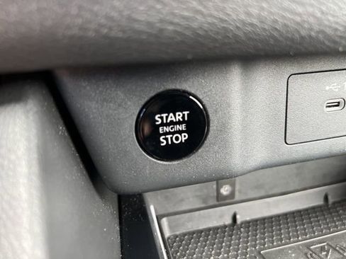 Used 2024 Nissan Rogue SL image 35